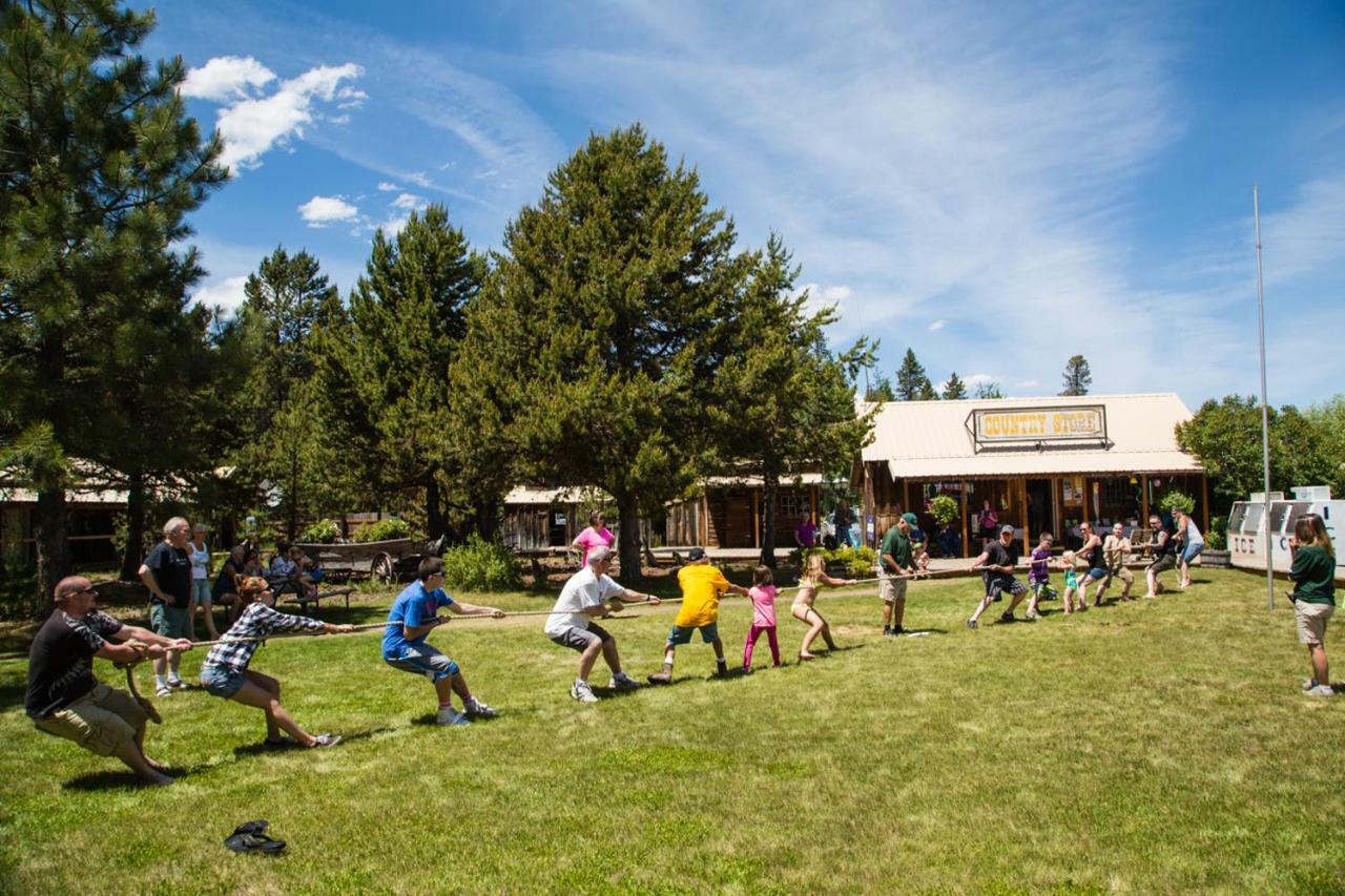 Bend-Sunriver Camping Resort Wheelchair Accessible Yurt 13 Εξωτερικό φωτογραφία